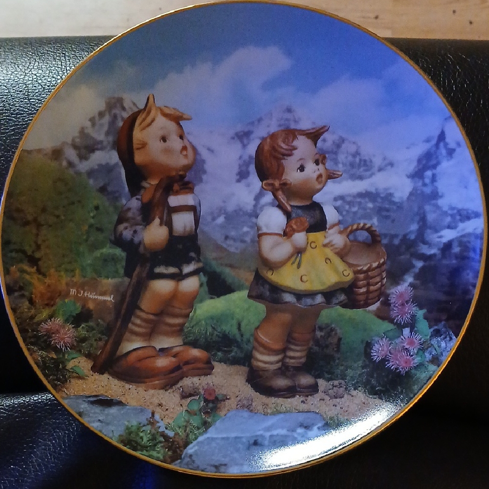 Vintage Hummel Collectible Plate 'little explorers'